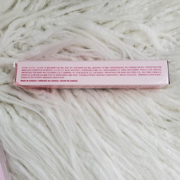 Mary Kay Rich Espresso Matte Liquid Lipstick - Picture 4 of 6